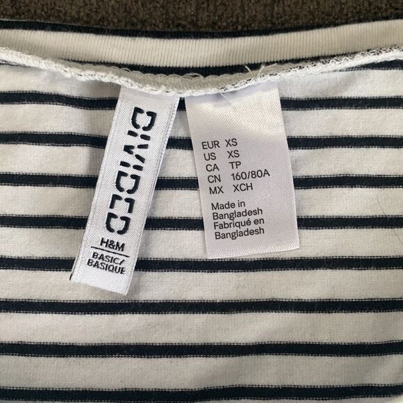 H&M Divided Black & white striped short sleeve tee sz XS - Picture 5 of 7